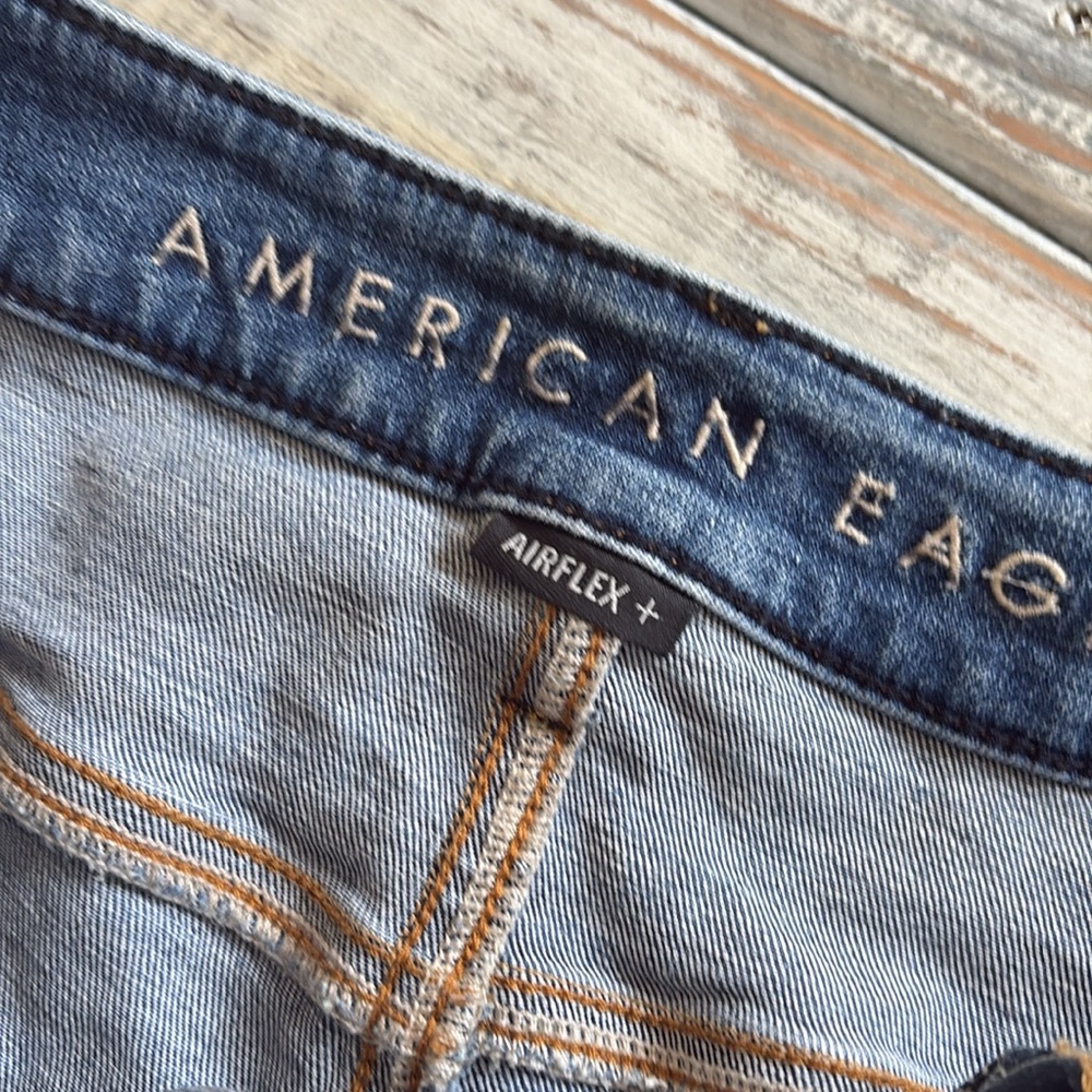 As new, American Eagle air flex distressed cutoff Jean shorts, size US 34 - Picture 2 of 10